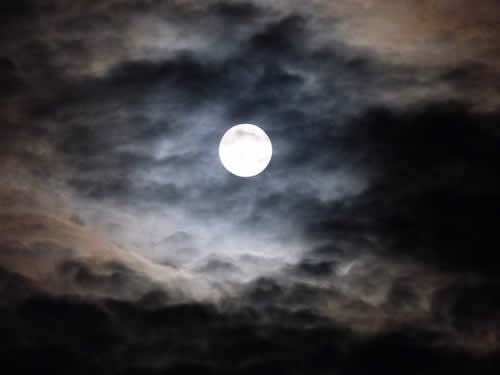 Der Mond regiert in der Nacht